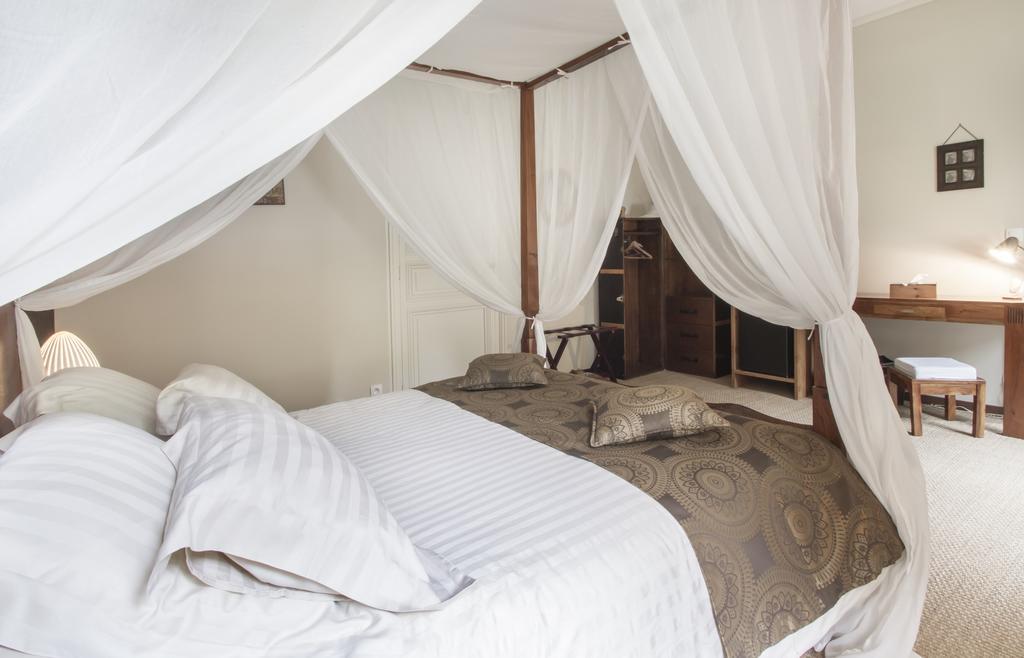 Chateau De Puyrigaud Bed & Breakfast Leoville Ngoại thất bức ảnh