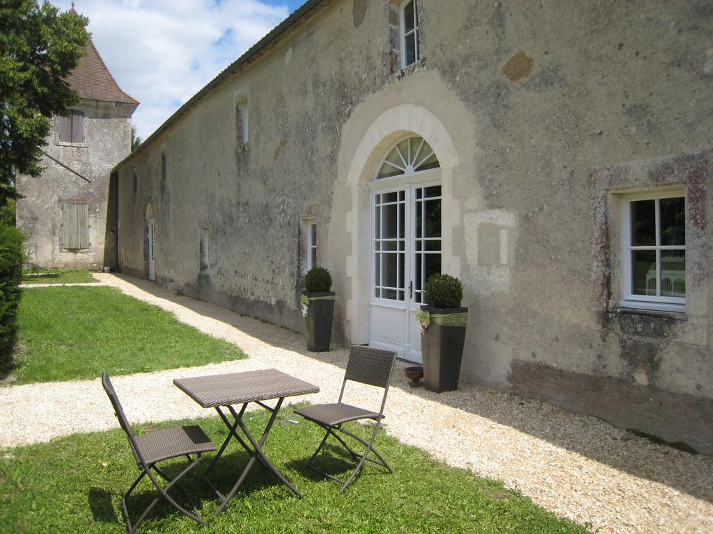 Chateau De Puyrigaud Bed & Breakfast Leoville Ngoại thất bức ảnh