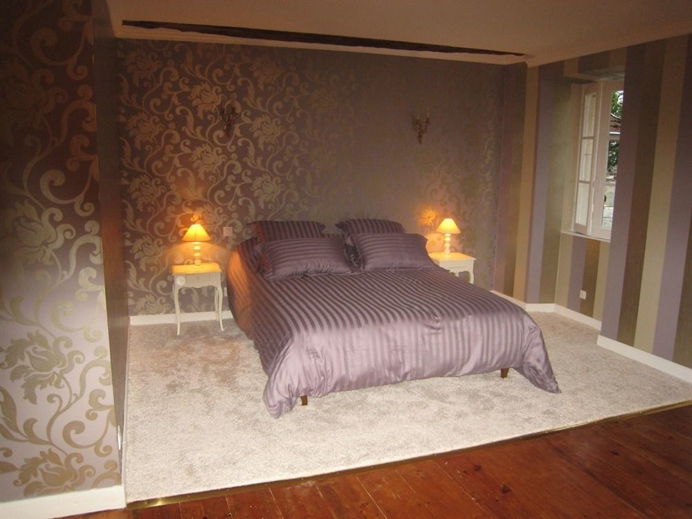 Chateau De Puyrigaud Bed & Breakfast Leoville Ngoại thất bức ảnh