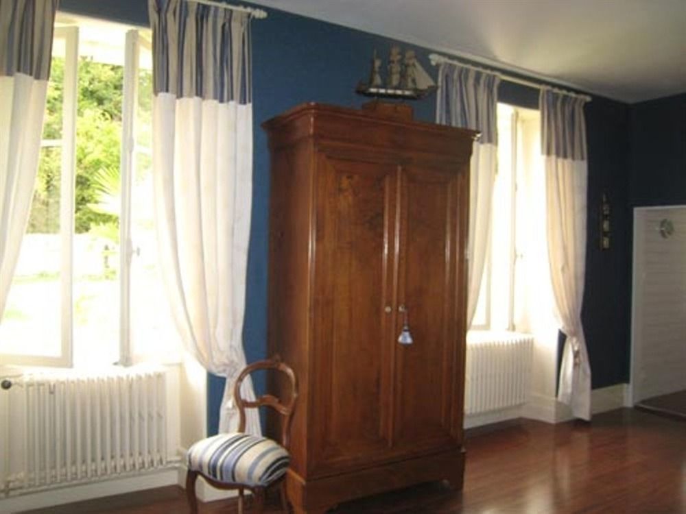 Chateau De Puyrigaud Bed & Breakfast Leoville Ngoại thất bức ảnh