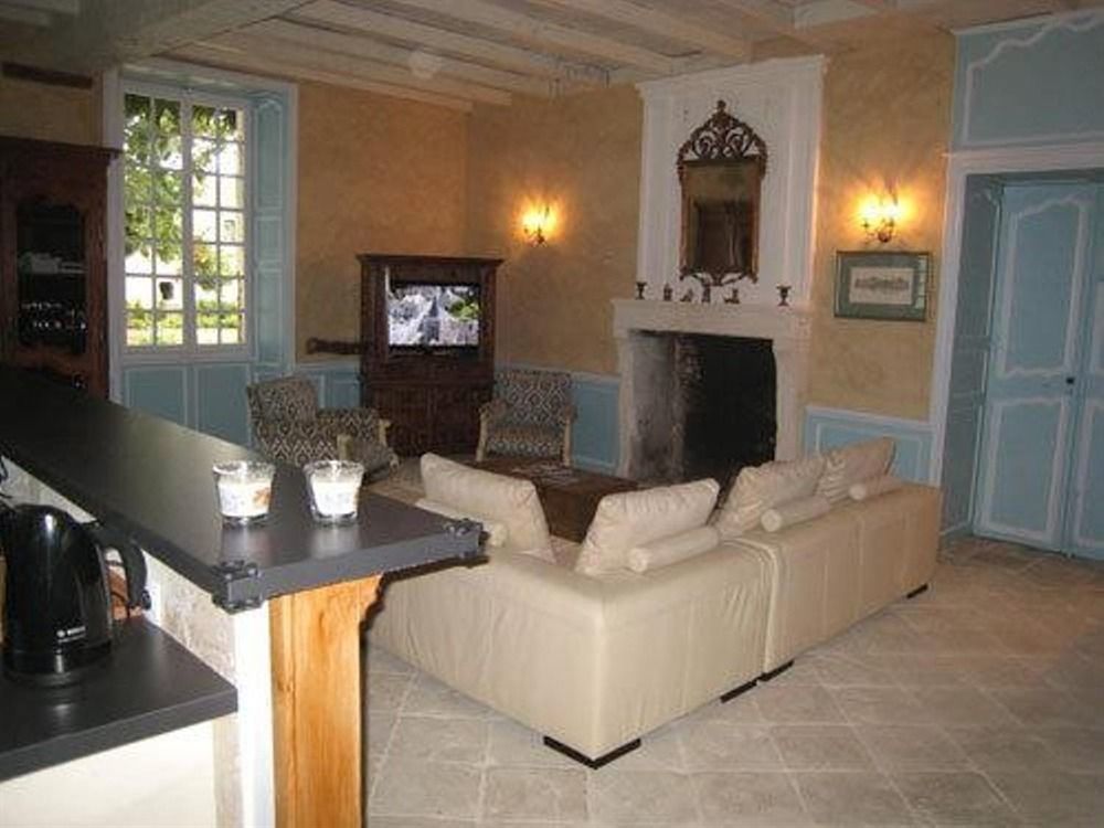 Chateau De Puyrigaud Bed & Breakfast Leoville Ngoại thất bức ảnh